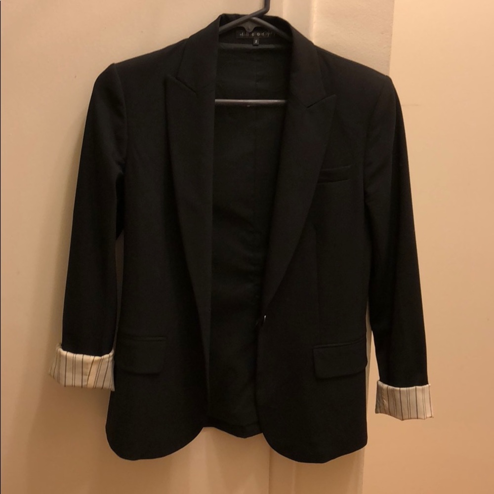 Theory blazer in size 2